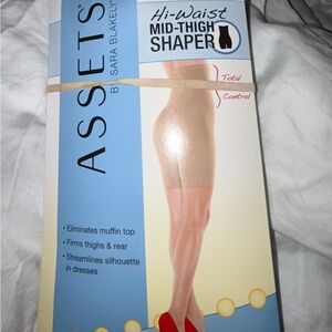 ASSETS by Sara Blakely SPANX Hi Waist Mid Thigh Short, NIP
